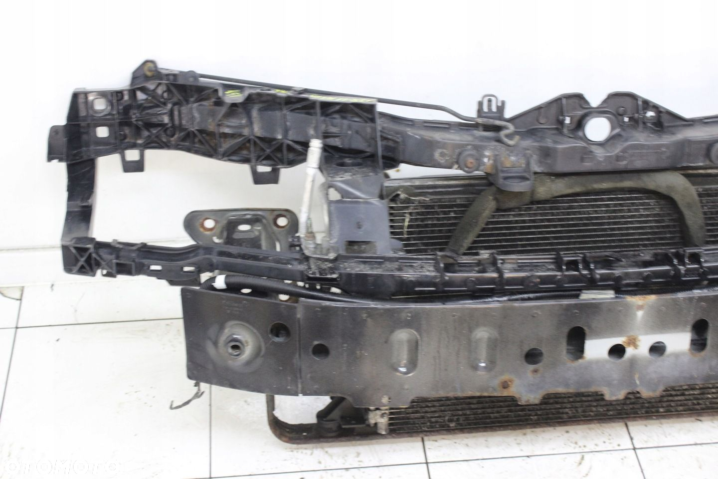 PAS PRZEDNI WZMOCNIENIE CHŁODNICE FORD FOCUS MK2 LIFT 2007R- 1.6 B - 2