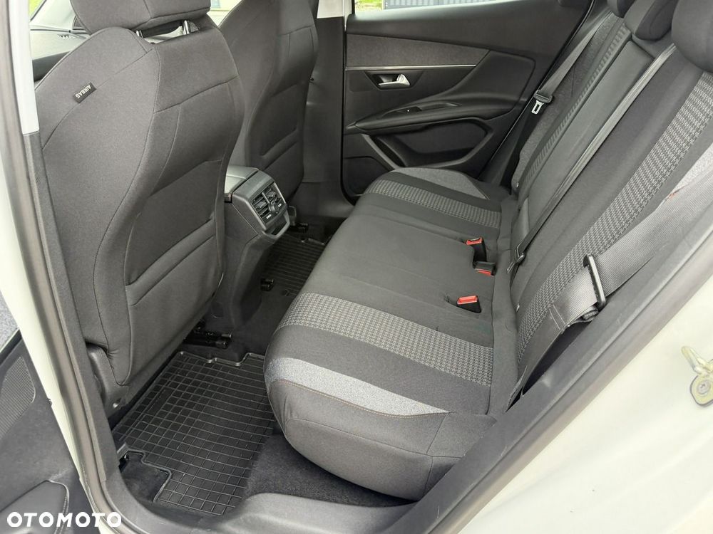 Peugeot 3008 1.6 BlueHDi Allure S&S EAT6 - 30