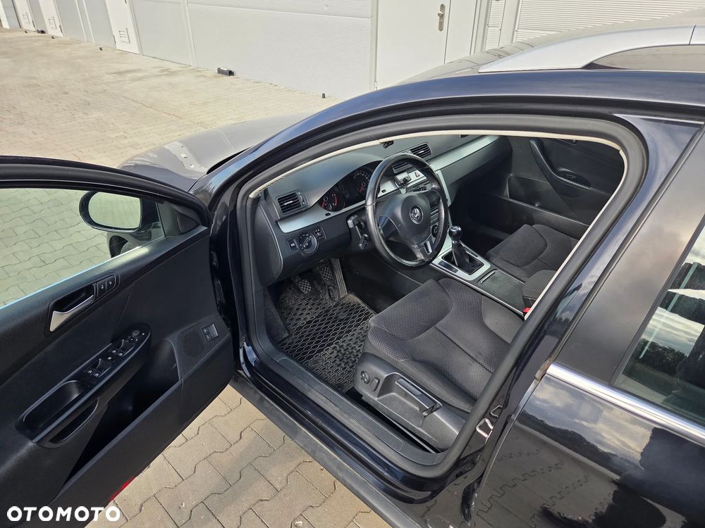 Volkswagen Passat - 20
