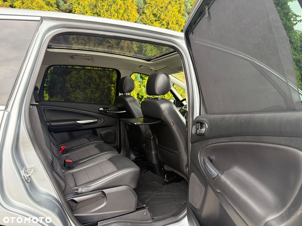 Ford S-Max - 38