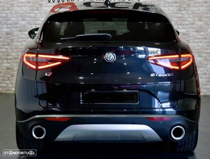 Alfa Romeo Stelvio 2.2 16V AT8-Q4 Executive — fotografia 26