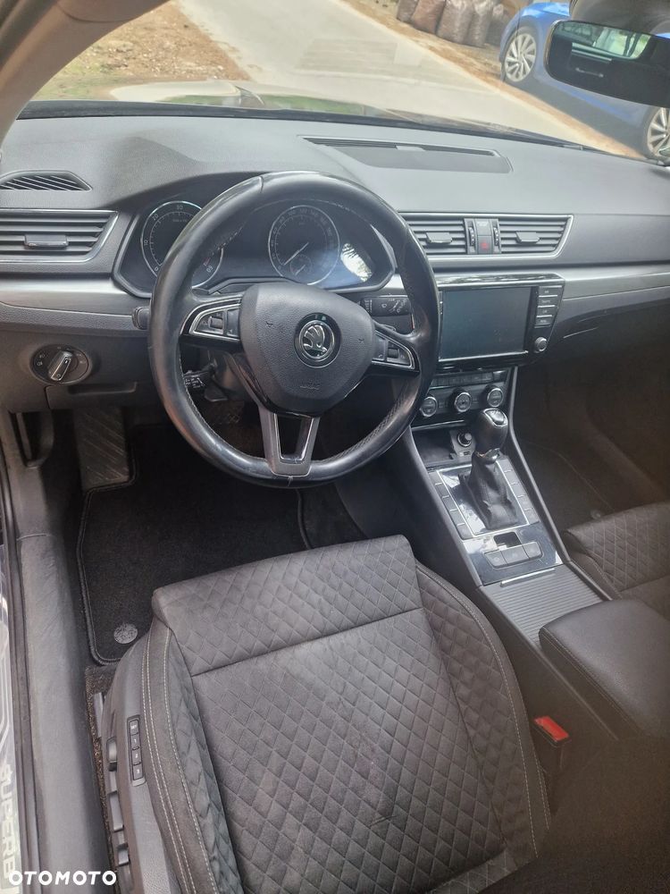 Skoda Superb 2.0 TDI DSG Style - 4