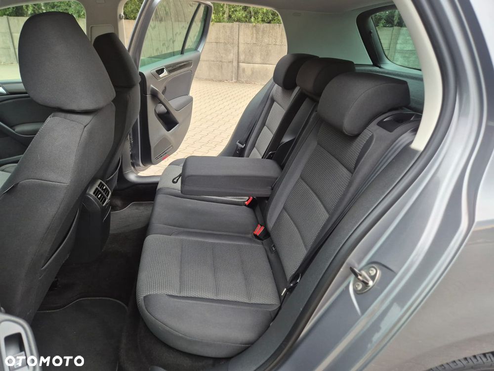 Volkswagen Golf - 24