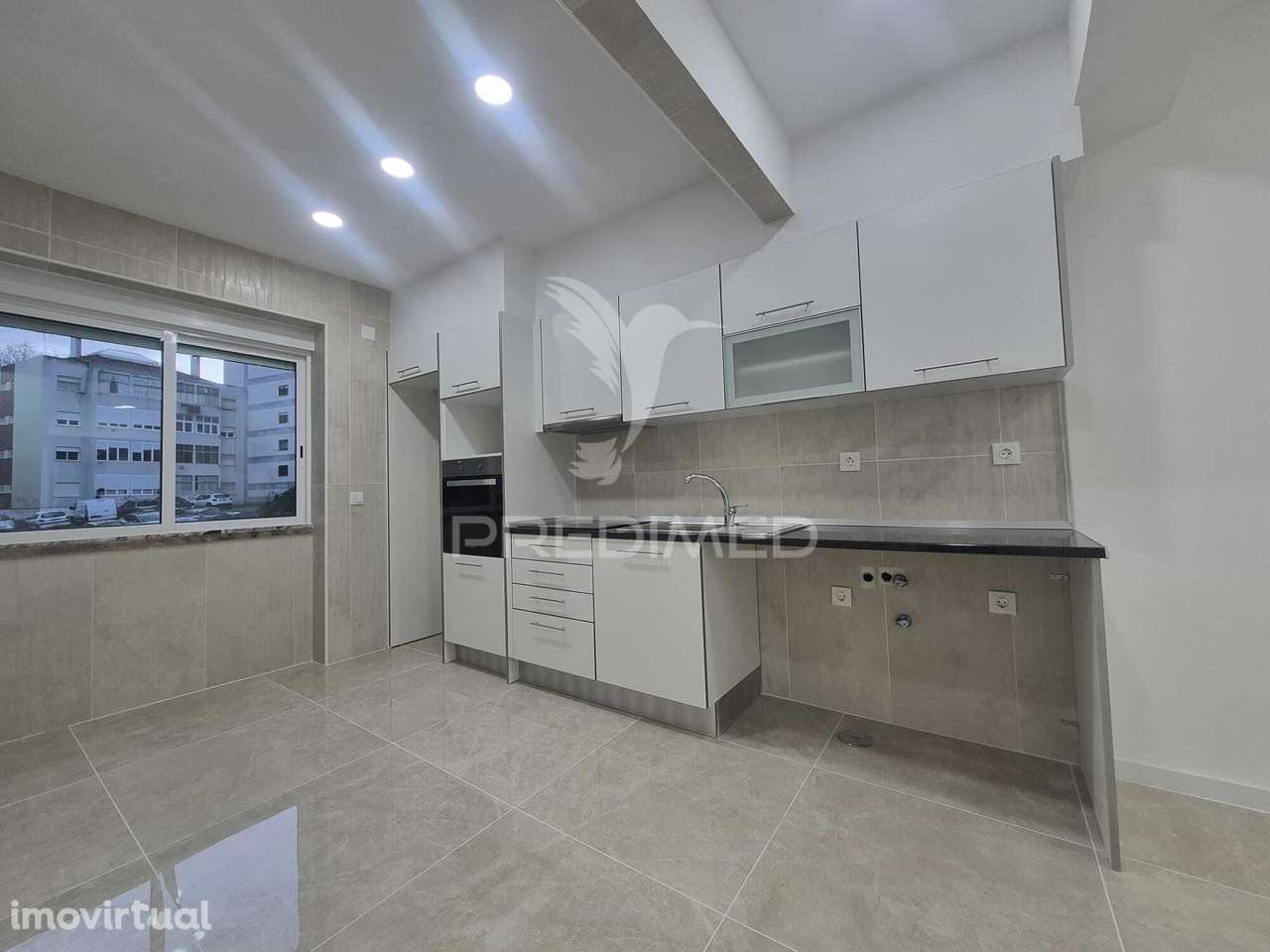 Elegância e Conforto às Portas de Lisboa - Grande imagem: 2/11