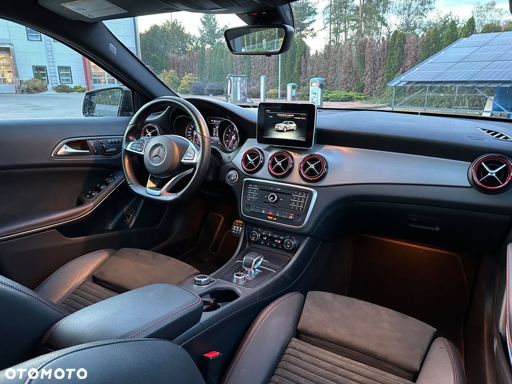 Mercedes-Benz GLA AMG 45 4Matic AMG Speedshift 7G-DCT AMG Night Edition - 25