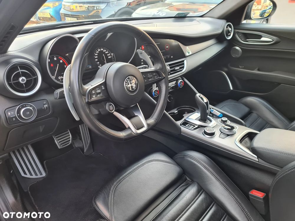 Alfa Romeo Giulia 2.0 Turbo Veloce Q4 - 14