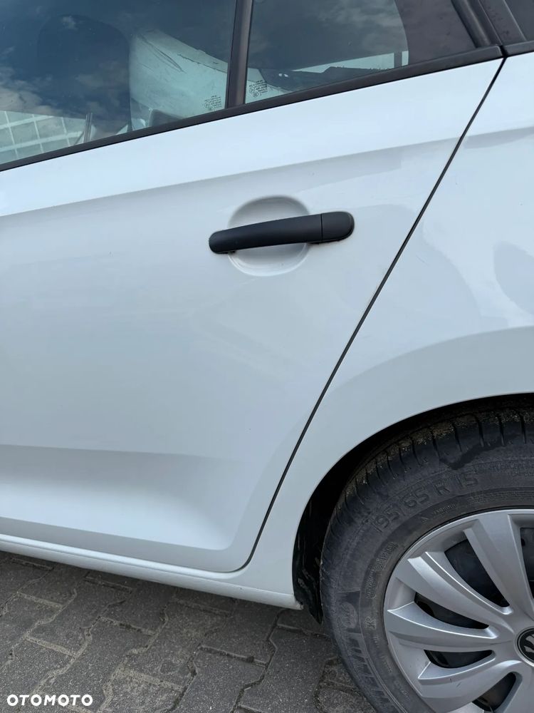 SKODA RAPID SPACEBACK LS9R DRZWI LEWE TYŁ TYLNE KOMPLETNE W KOLOR - 2