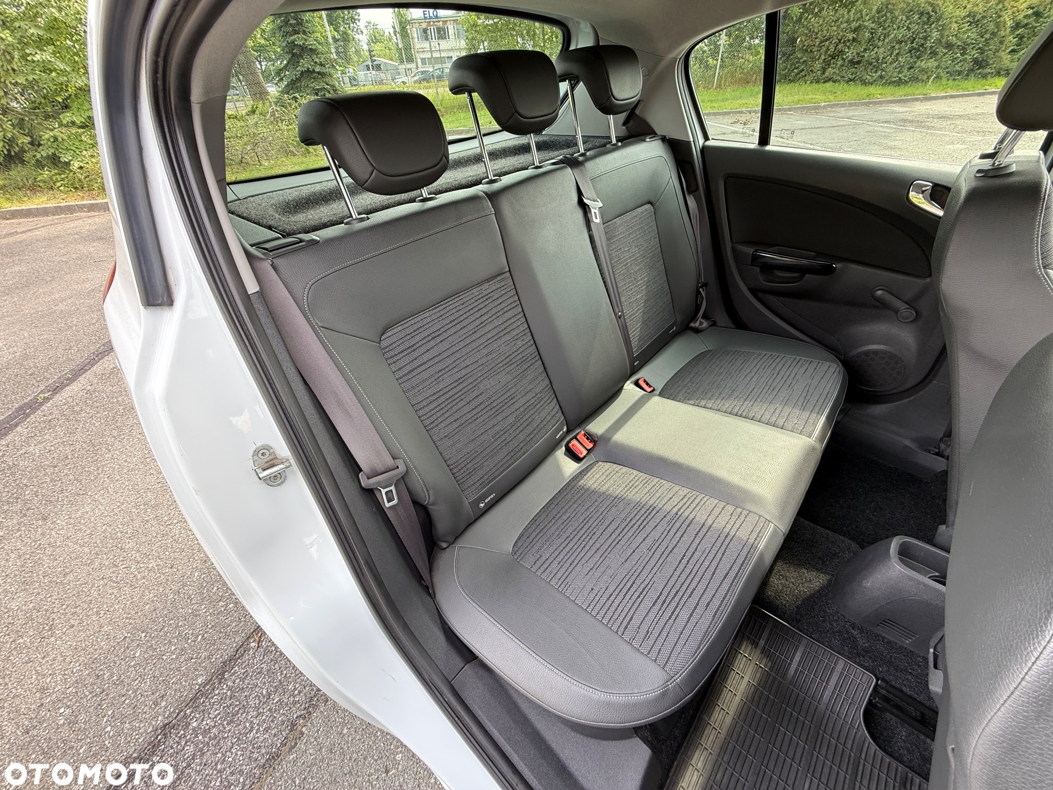Opel Corsa 1.4 16V Active - 26