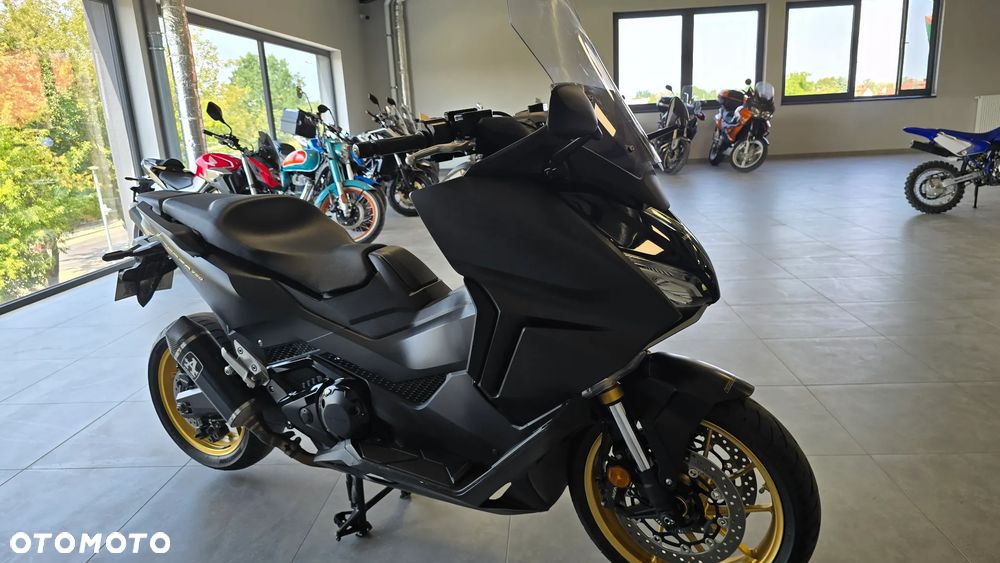Honda NSS - 19