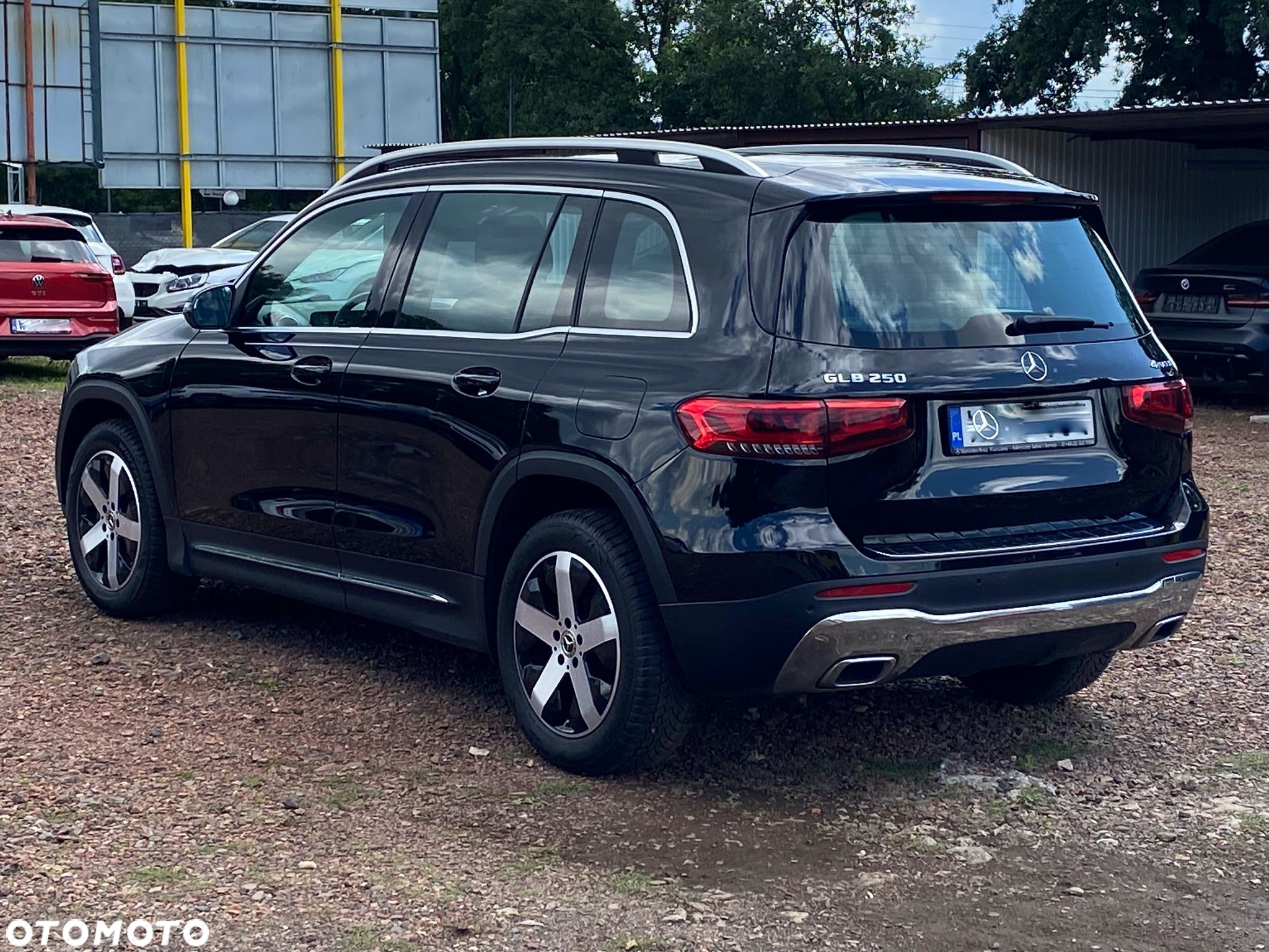 Mercedes-Benz GLB 250 4-Matic 8G-DCT - 3
