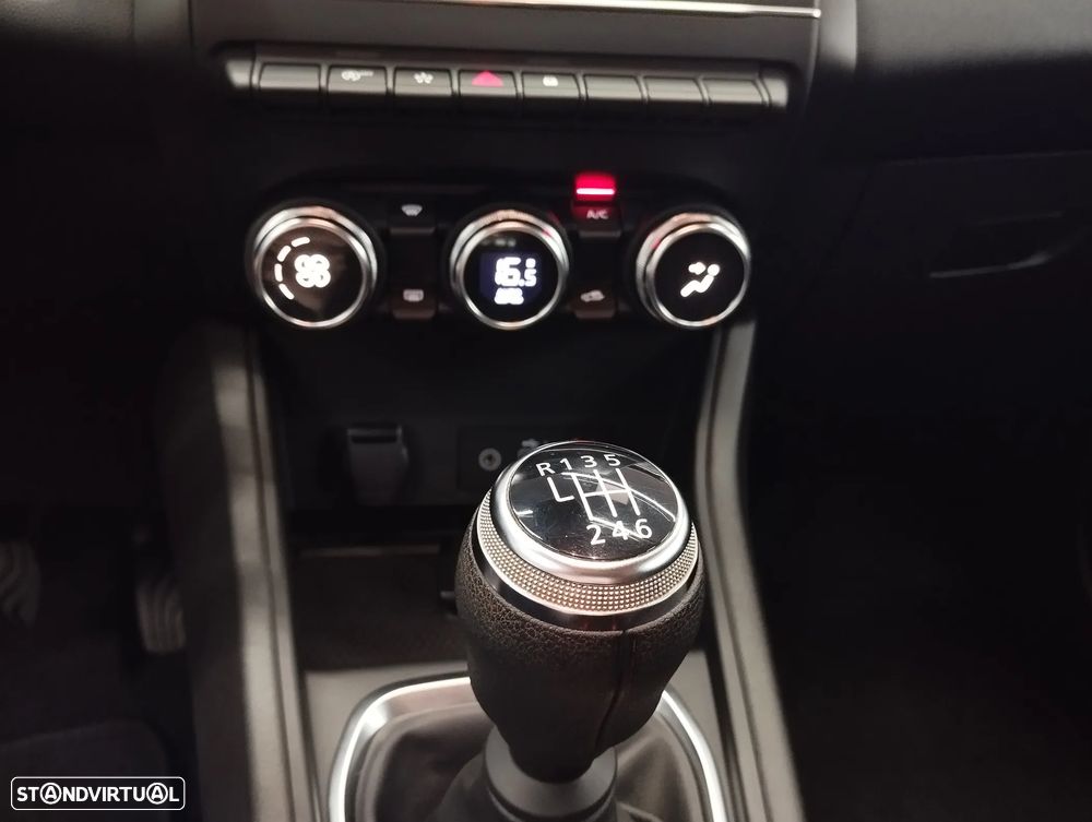 Renault Captur 1.0 TCe Techno Bi-Fuel - 39