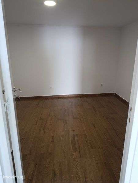 T1 totalmente renovado, despesas água e luz incluídas - Grande imagem: 4/11