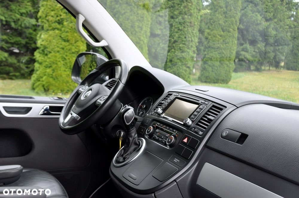 Volkswagen Multivan - 18