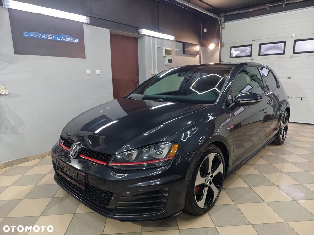 Volkswagen Golf GTI (BlueMotion Technology) DSG - 2
