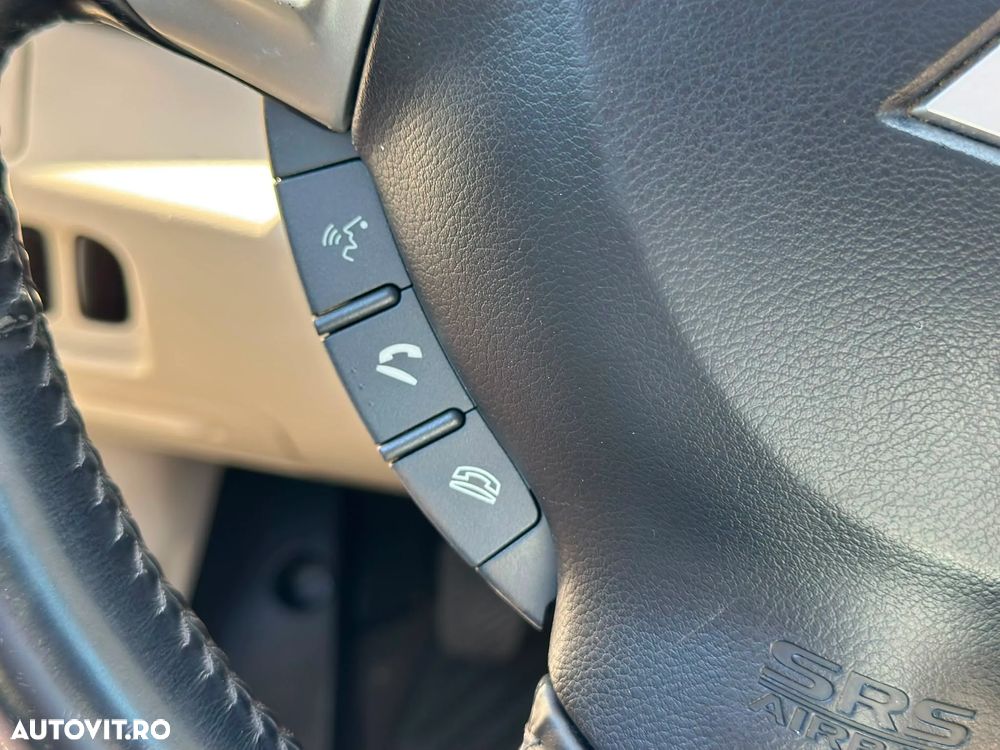Mitsubishi Outlander 2.0 DI-D Intense - 22