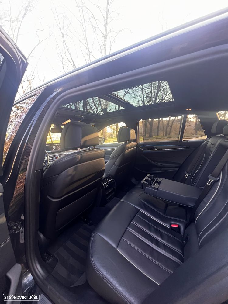 BMW 530 e Pack Desportivo M - 22