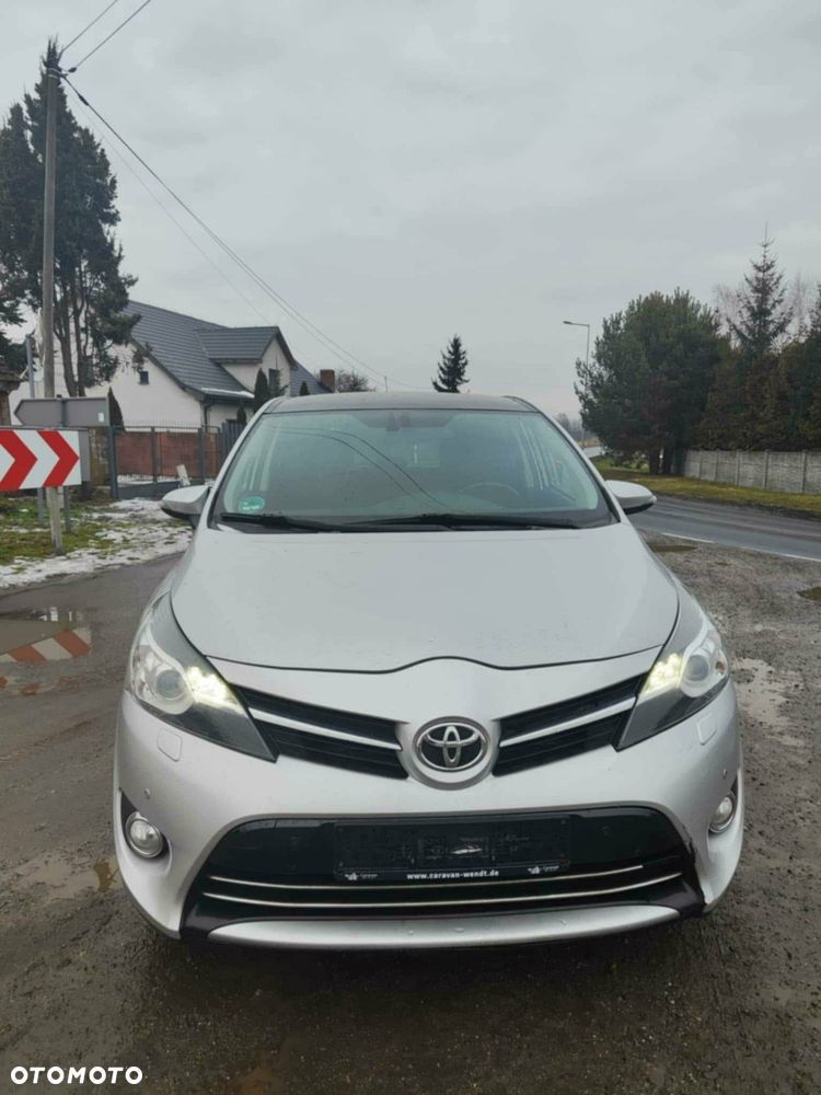 Toyota Verso - 3