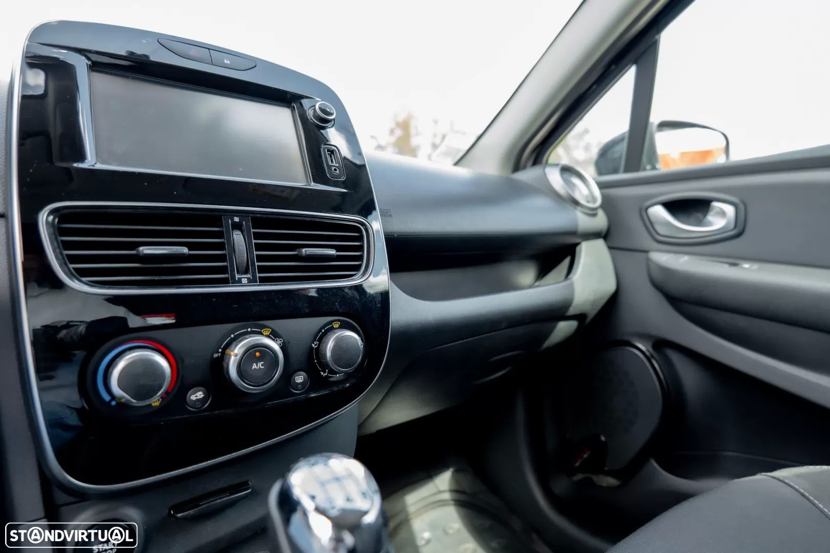 Renault Clio Sport Tourer Energy dCi 75 Business - 14