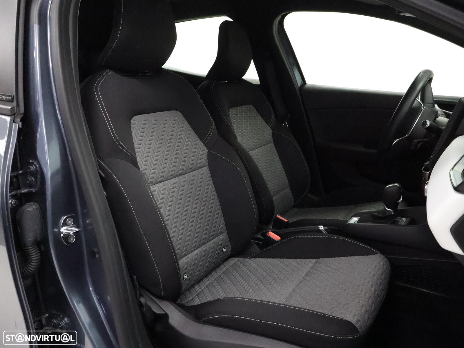 Renault Clio 1.6 E-Tech Intens - 26