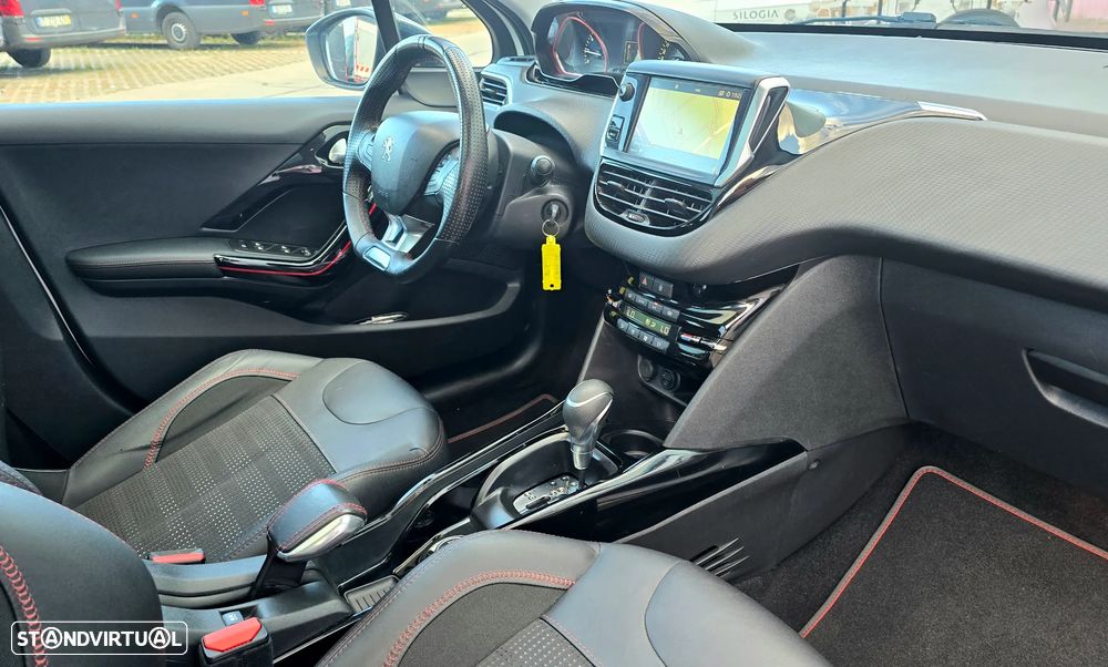 Peugeot 2008 PureTech 110 Stop&Start EAT6 GT-Line Edition - 23