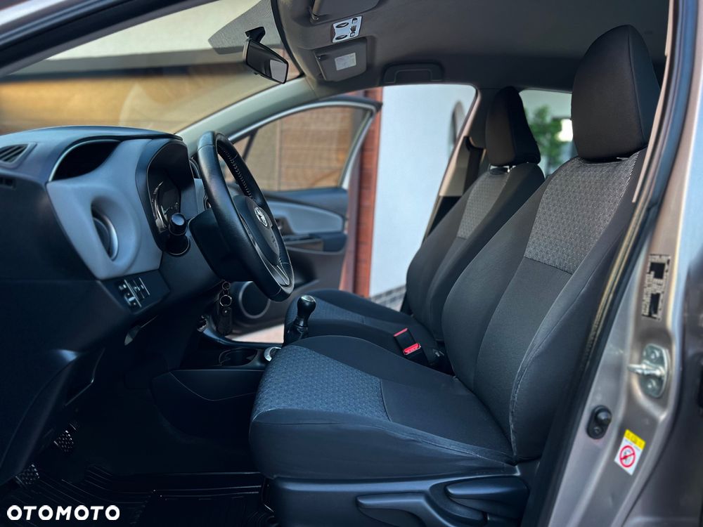 Toyota Yaris 1.0 Premium EU6 - 12