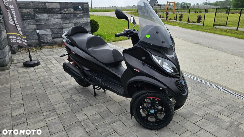 Piaggio MP-3 - 11