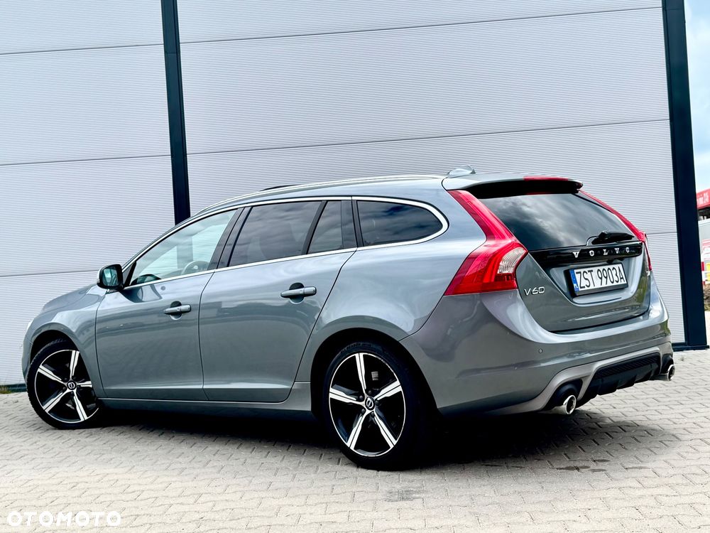 Volvo V60 D4 Geartronic R-Design - 18