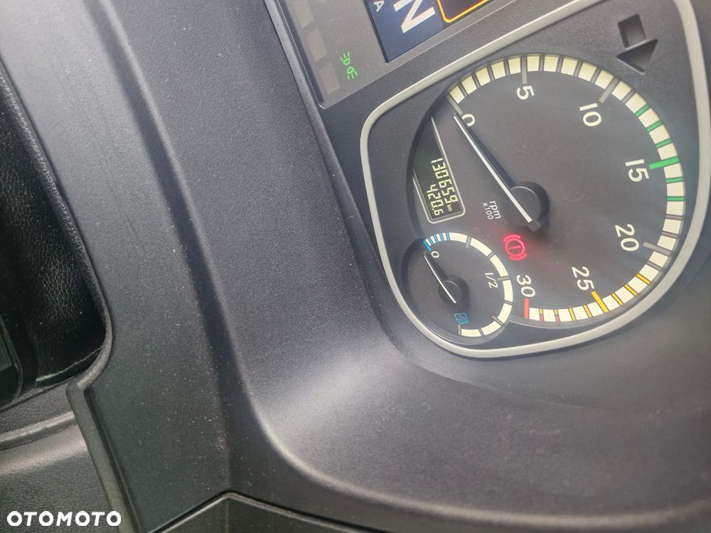 Mercedes-Benz 1223 - 2