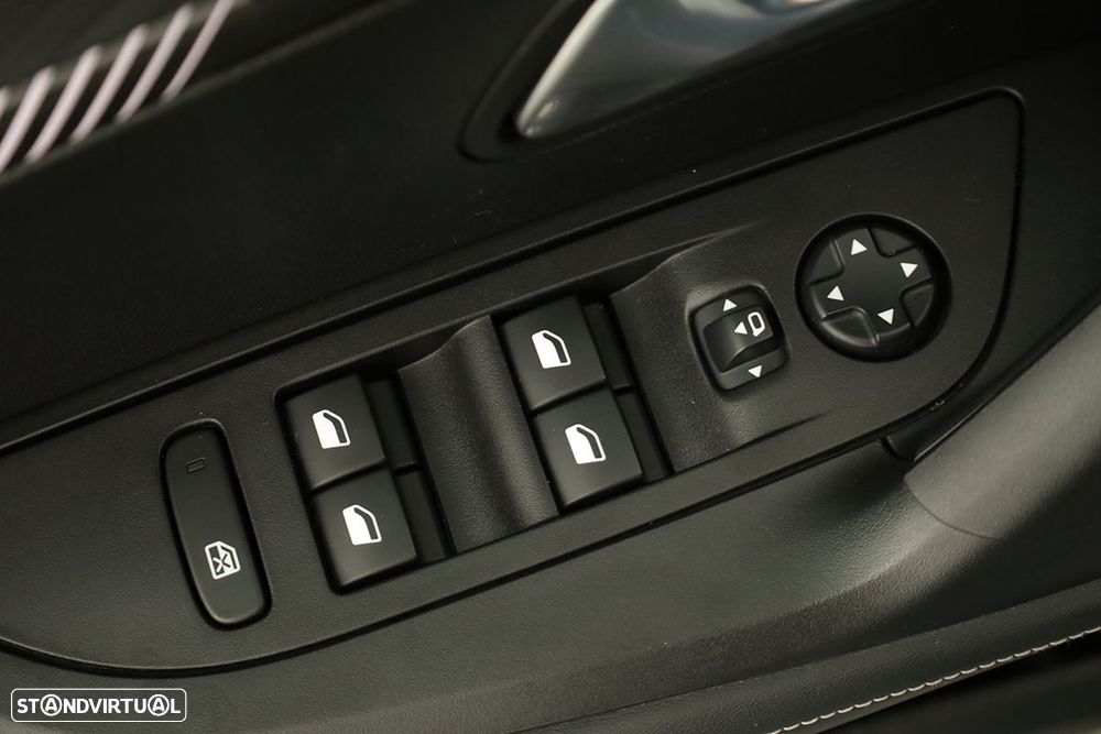 Peugeot 2008 1.2 PureTech Allure EAT8 - 20