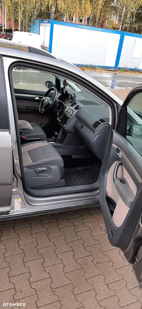 Volkswagen Touran 2.0 TDI DPF DSG Cross - 14