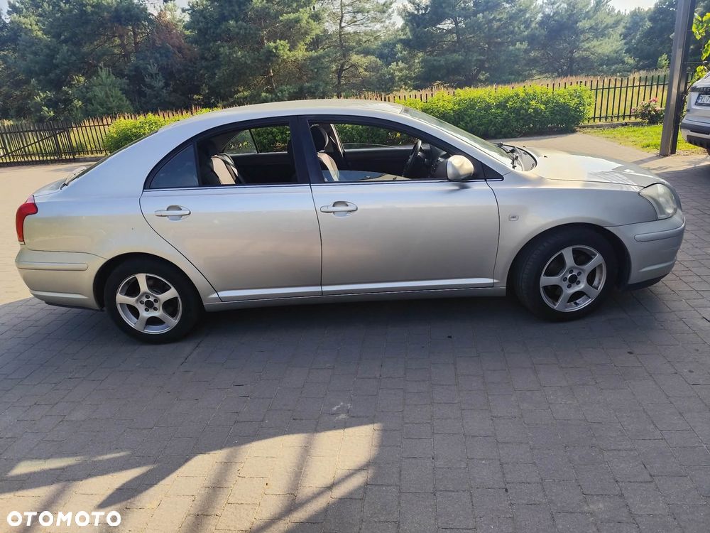 Toyota Avensis 1.8 VVT-i Sol - 10