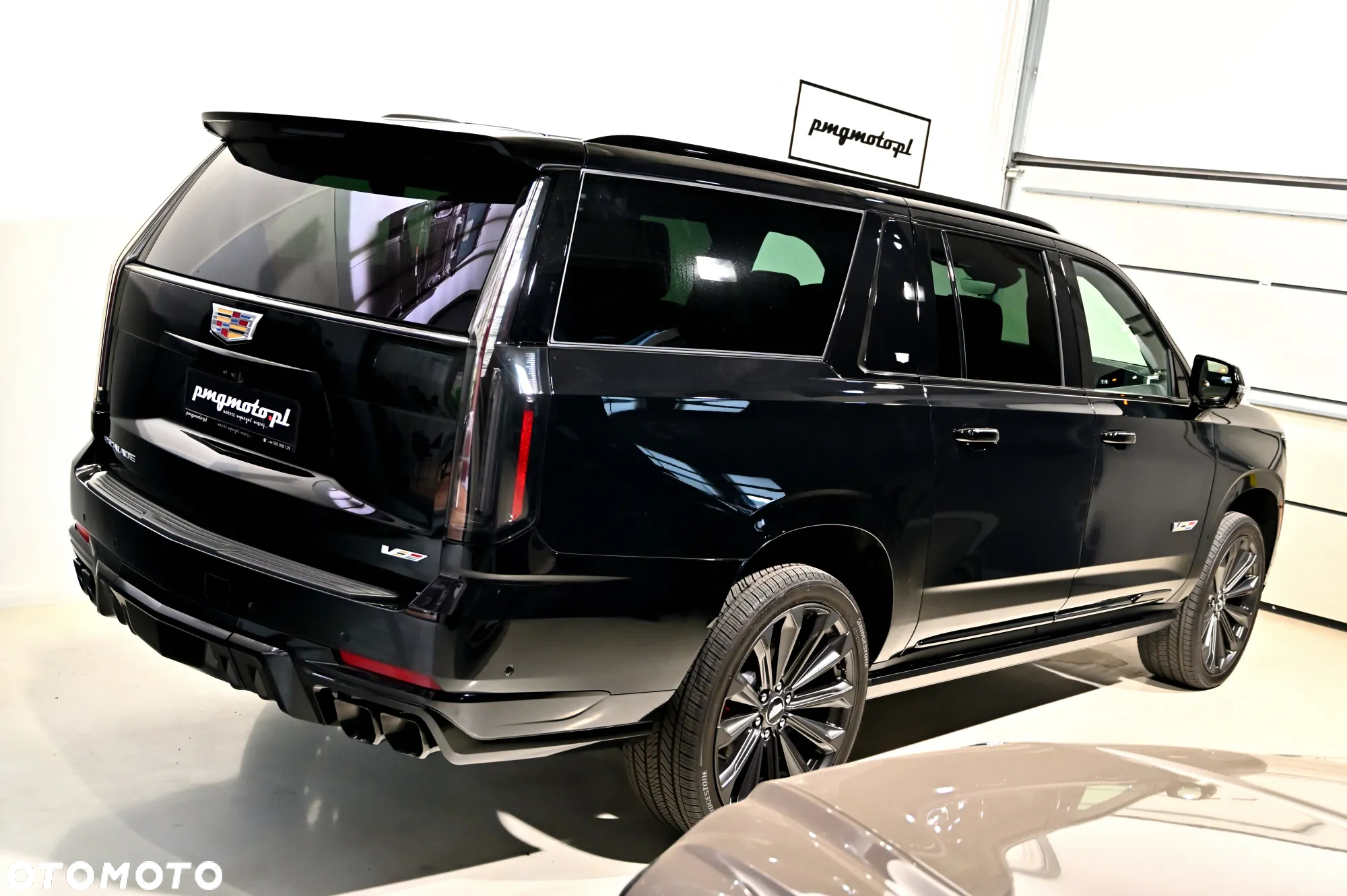 Cadillac Escalade - 5