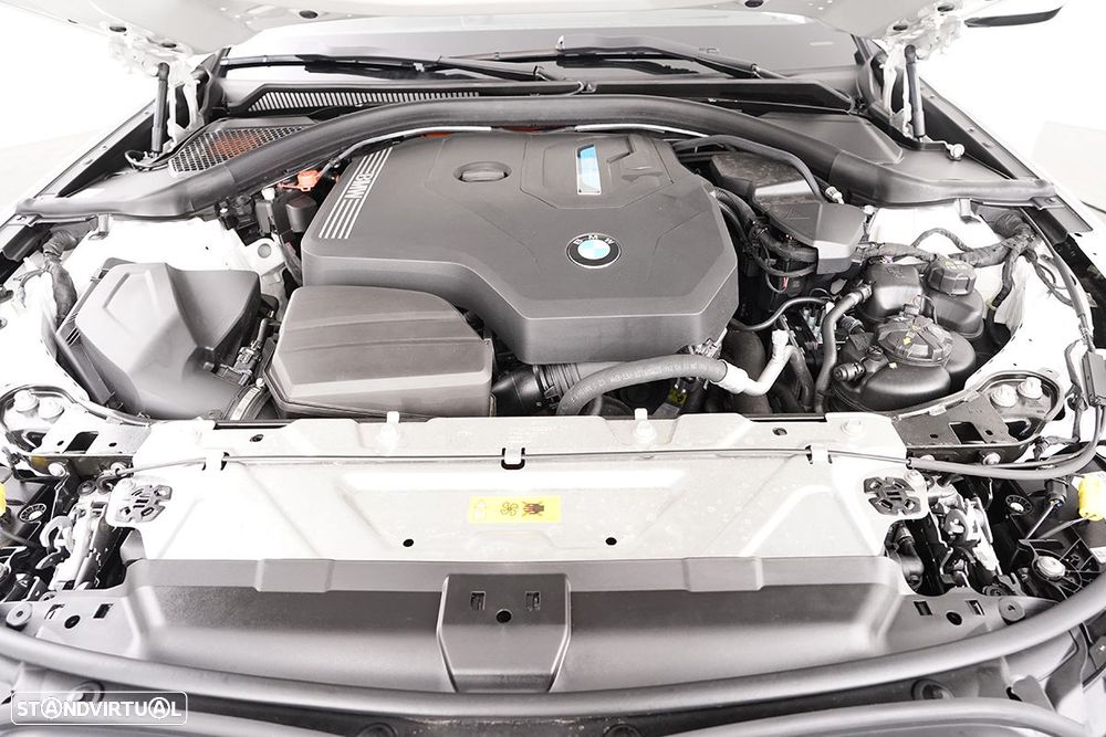 BMW 330 e Pack Desportivo M Auto - 25