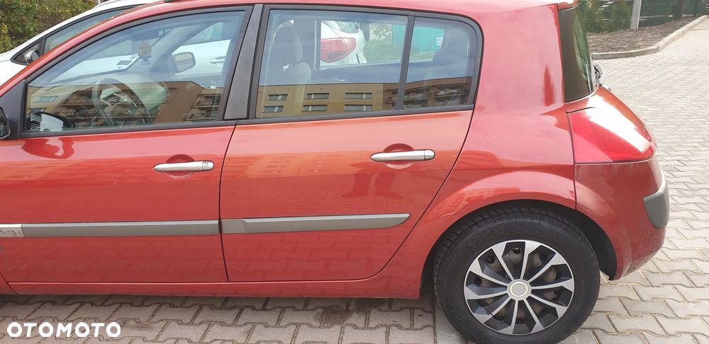 Renault Megane 1.6 Confort Authenique - 11