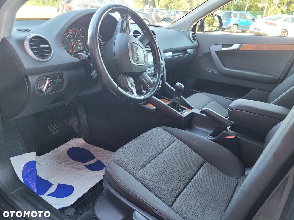 Audi A3 Sportback 1.6 TDI DPF Ambition - 12