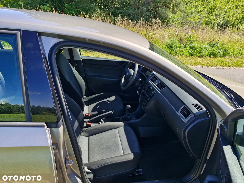 Skoda RAPID 1.2 TSI Active - 14
