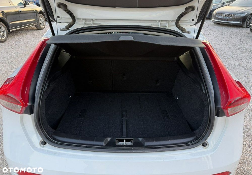 Volvo V40 - 34