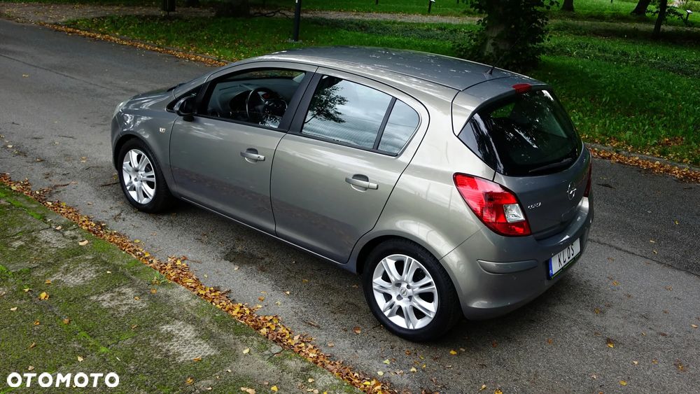 Opel Corsa 1.2 16V Cosmo - 29