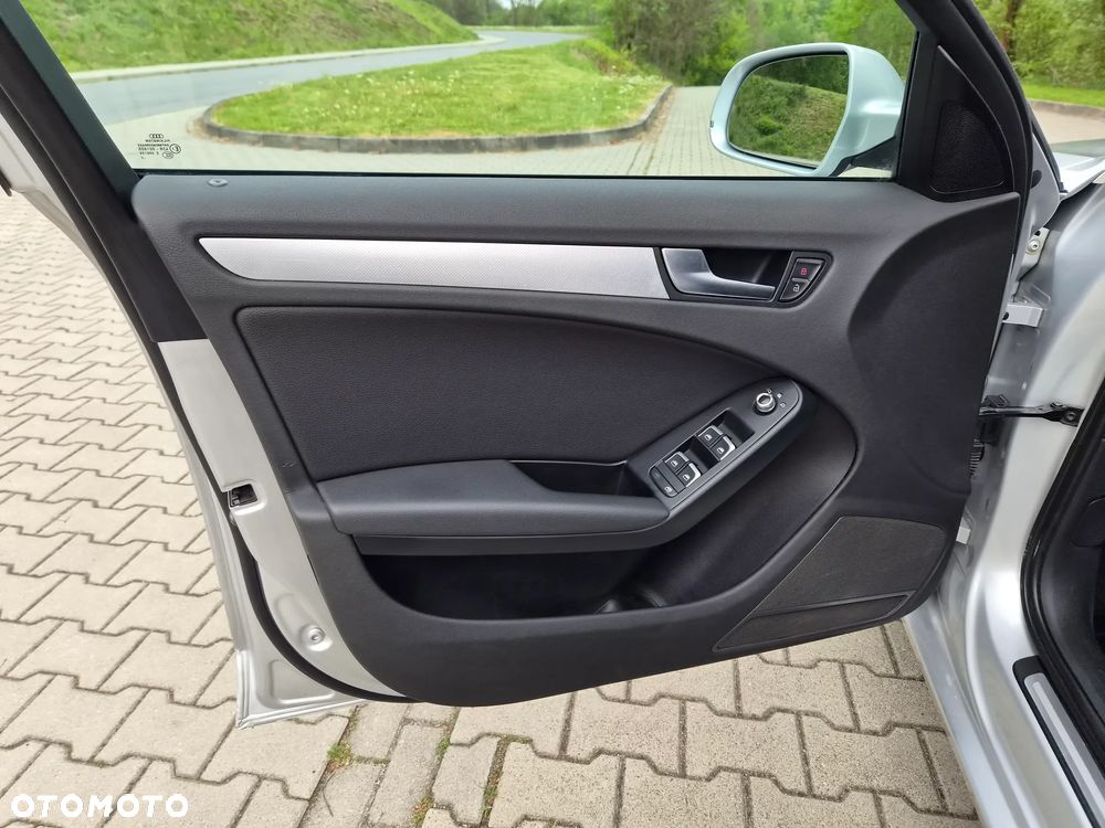 Audi A4 Avant 2.0 TDI DPF S line Sportpaket - 3