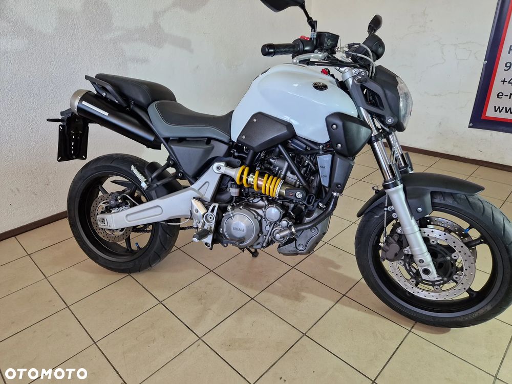 Yamaha MT - 8