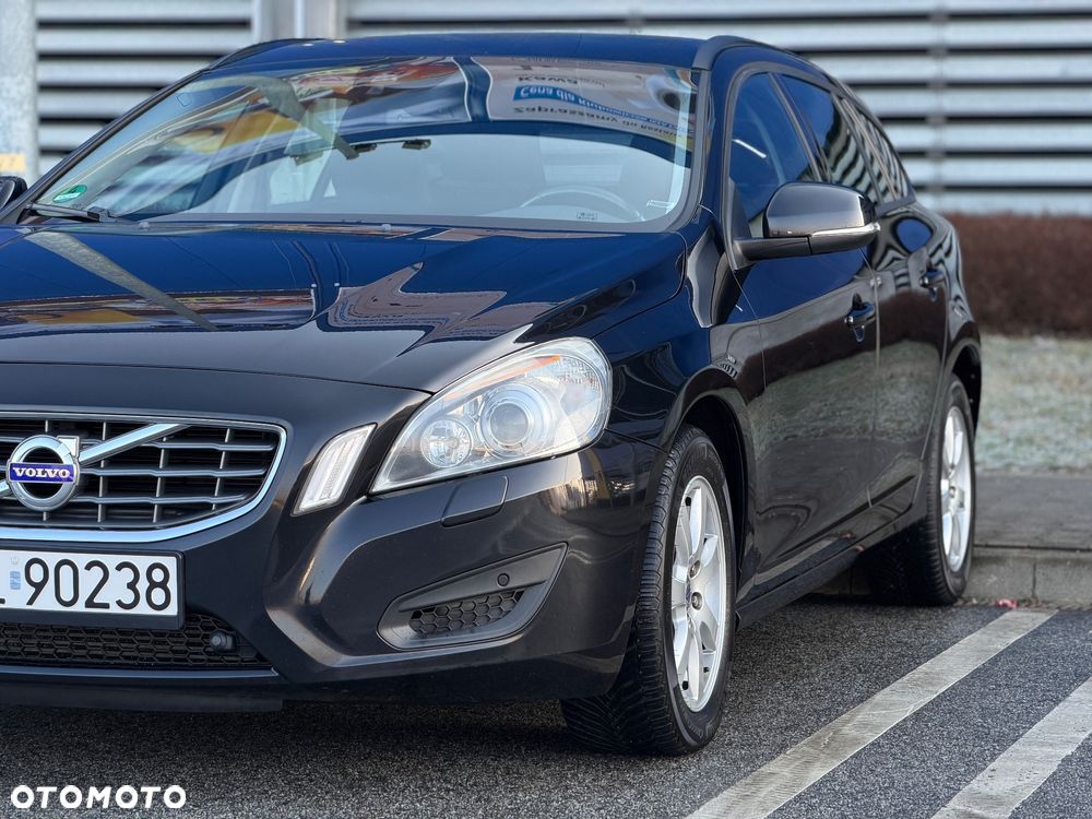 Volvo V60 D3 Summum - 34