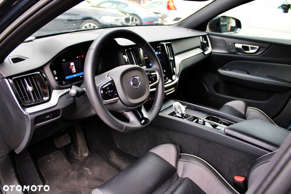 Volvo V60 B4 D Plus Dark - 11