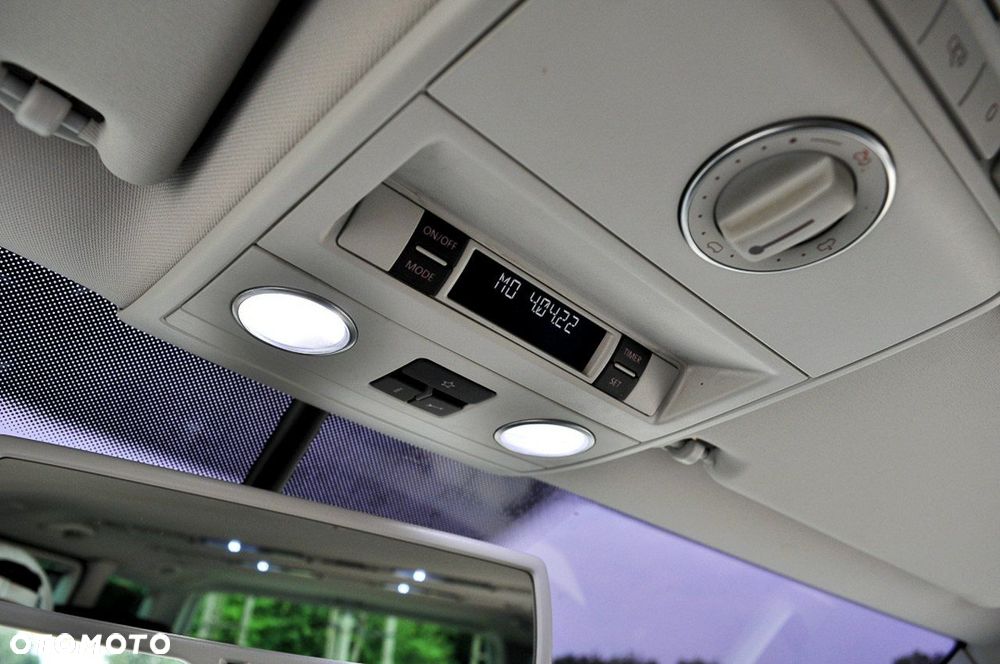 Volkswagen Multivan - 21