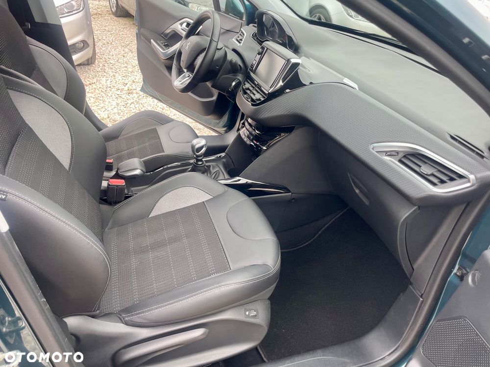 Peugeot 2008 PureTech 130 GPF Stop&Start Allure - 40