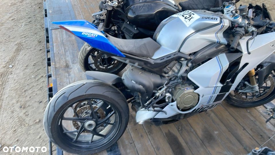 Ducati Panigale V4S - 4