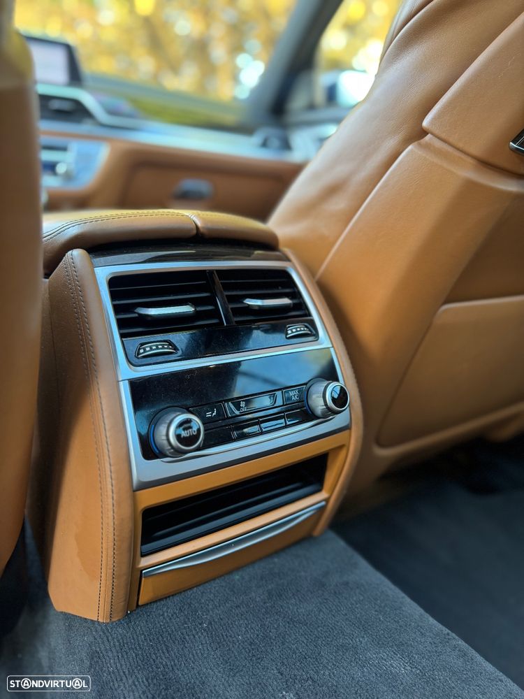 BMW 740 Ld xDrive Pack M - 16