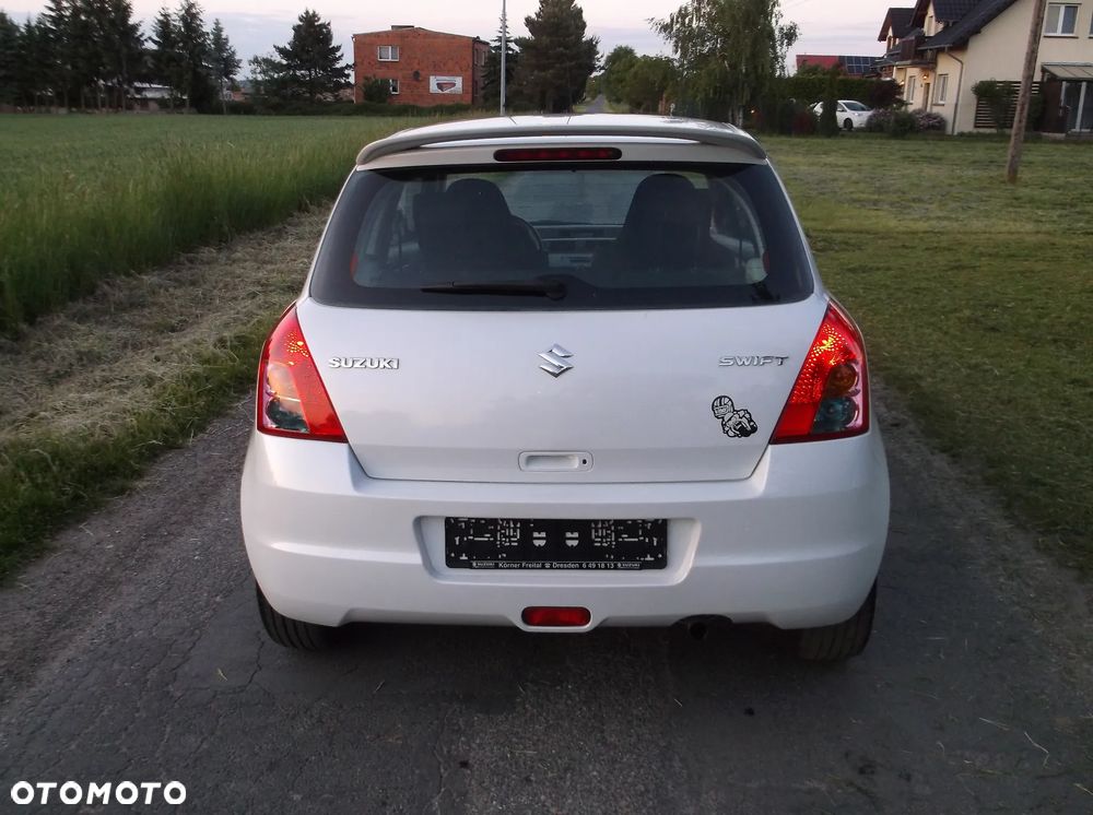 Suzuki Swift 1.3 Comfort - 37