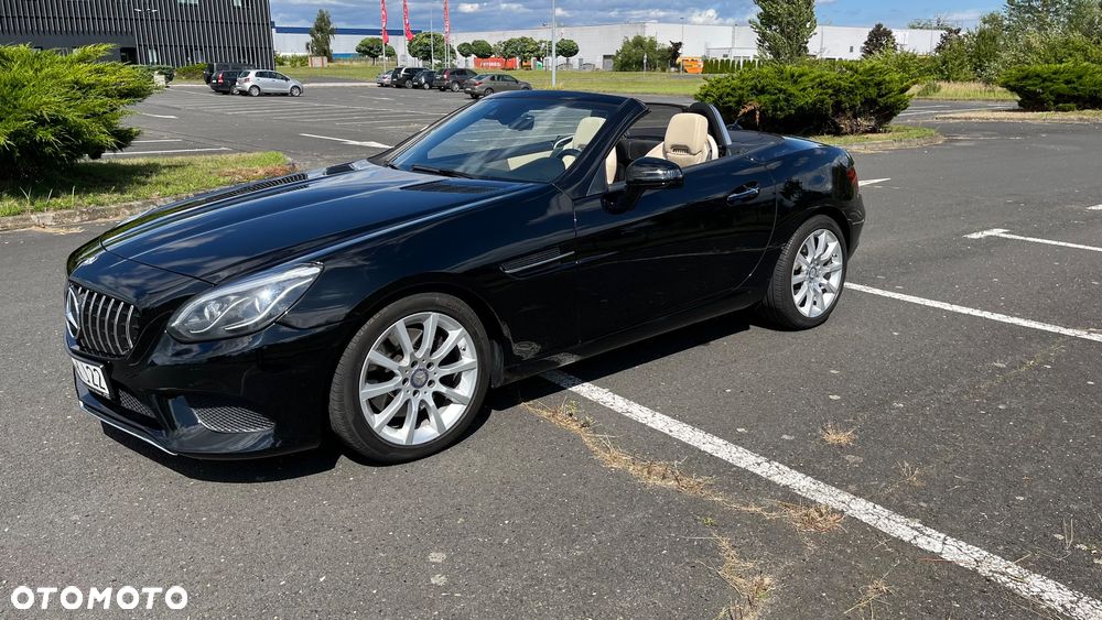 Mercedes-Benz SLC 300 9G-TRONIC Final Edition - 12