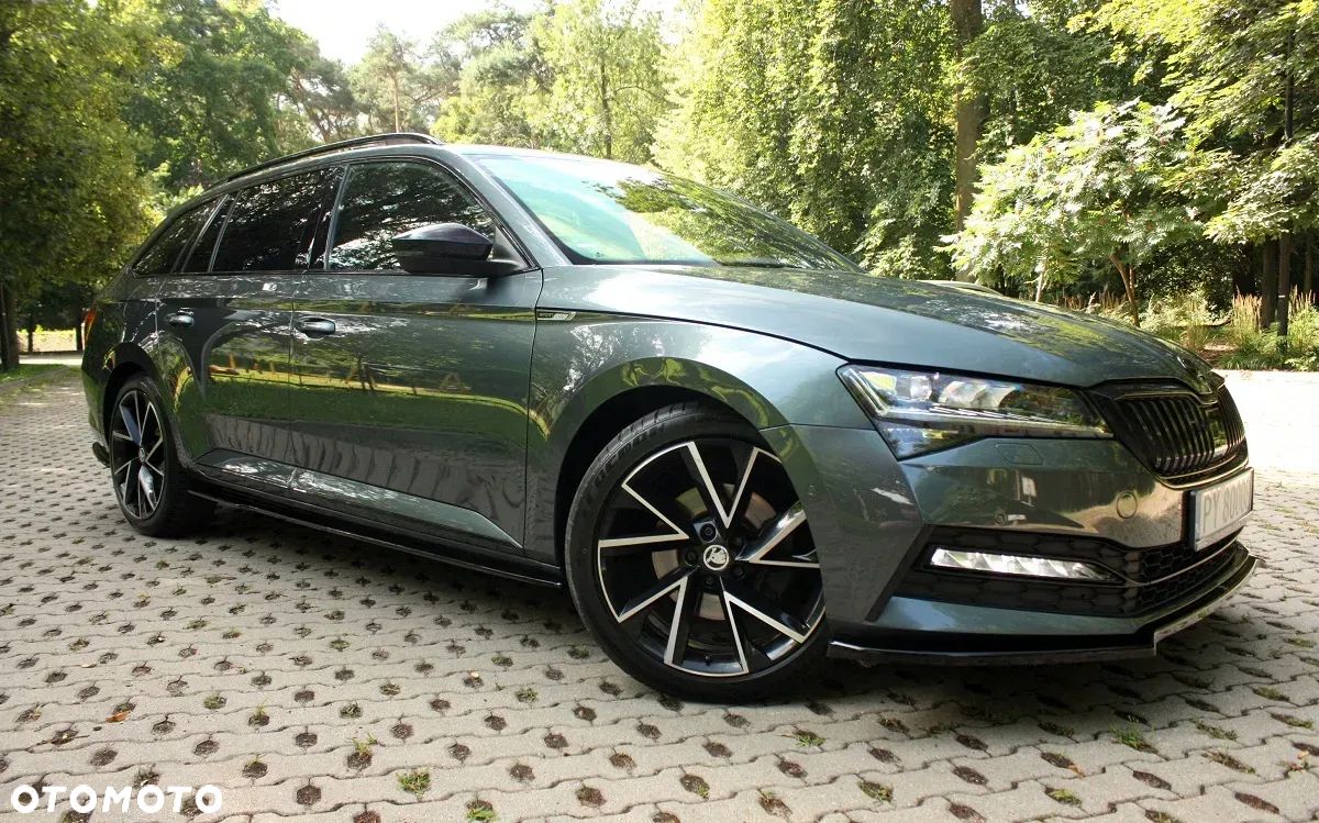 Skoda Superb Combi 2.0 TDI DSG Sportline - 1