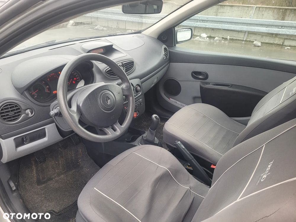 Renault Clio 1.2 16V Authentique - 9